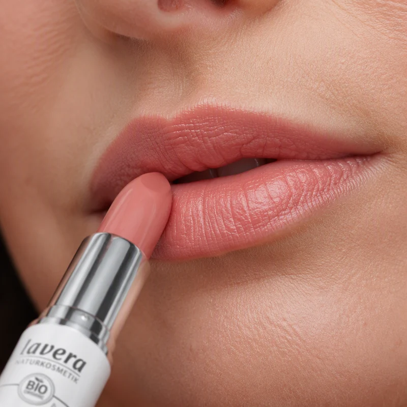 Rouge à lèvres crème éclat Lavera 03 Pivoine