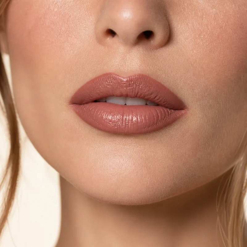 Rouge à lèvres Lavera Cream Glow 01 Brun antique
