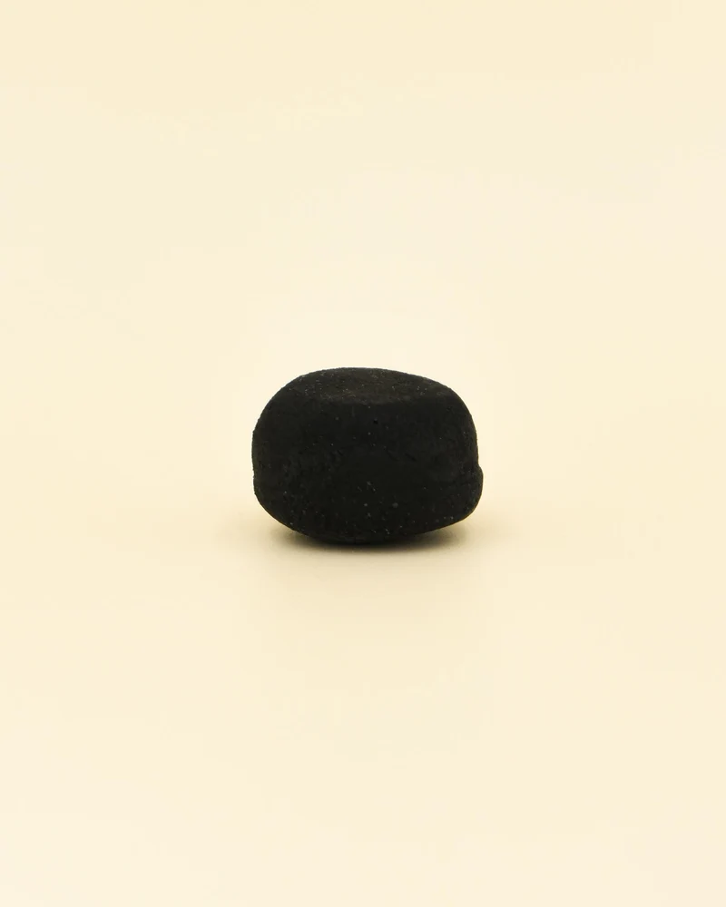 Dentifrice solide blanchissant - Charbon mentholé - Recharge (Black is black)