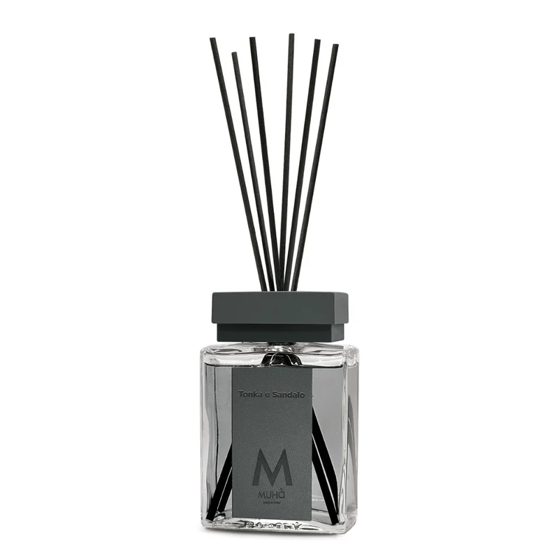 DIFFUSORE DI PROFUMO A BASTONCINI 200ML TONKA E SANDALO